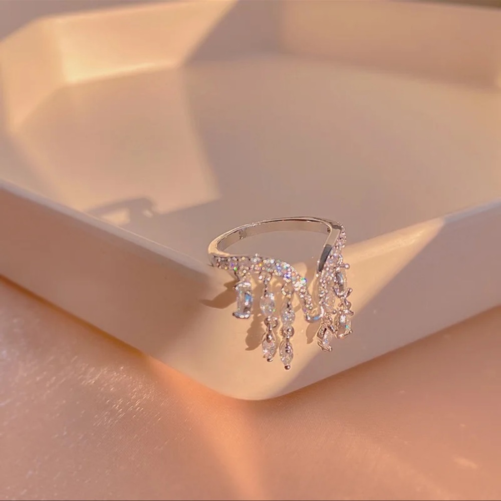 Beautiful Tassel Ring - Picture 3 of 5